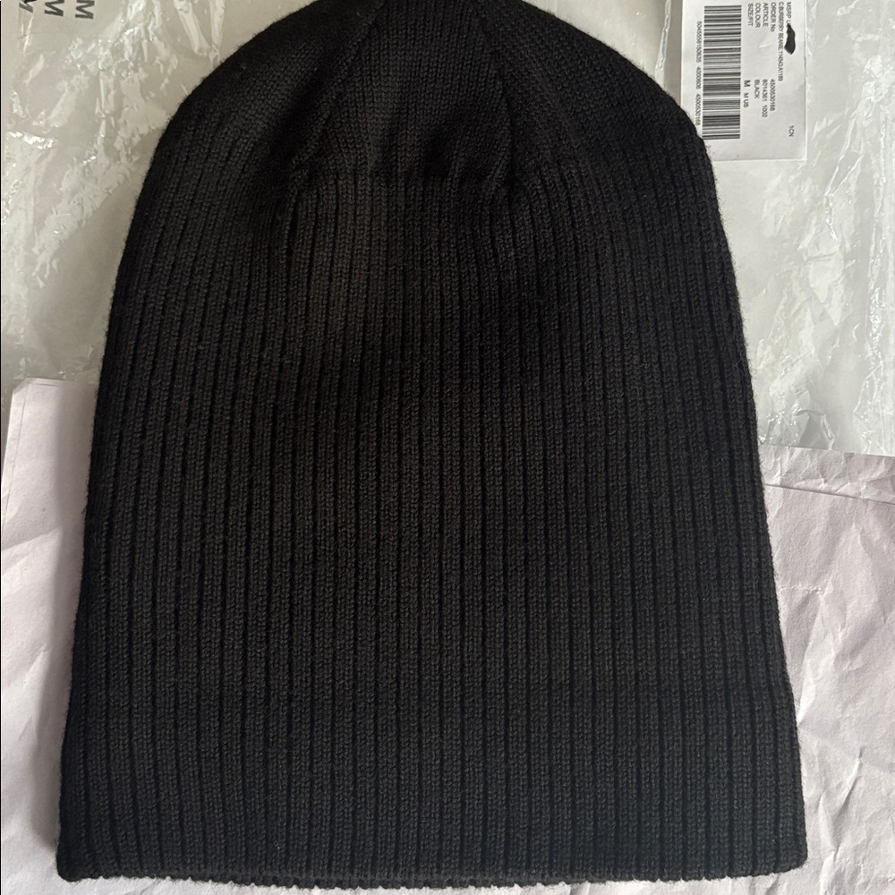Burberry Black Ribbed Beanie logo unisex size medium like new used once - Picture 5 of 7